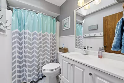 637 N Lyle Avenue, Elgin, IL 60123 - Photo 18