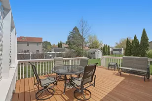 637 N Lyle Ave, Elgin, IL 60123 - Photo 24