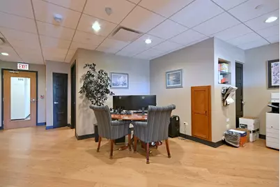 25 E Main Street #202, Roselle, IL 60172 - Photo 6