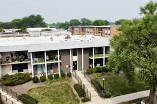 9800 S Karlov Ave, Oak Lawn, IL 60453 - Photo 1