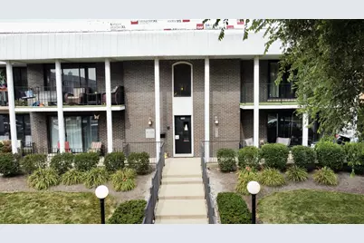 9800 S Karlov Avenue #2D, Oak Lawn, IL 60453 - Photo 2