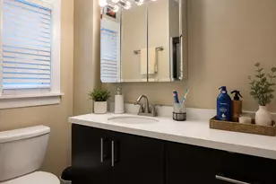 8 Monroe St, Elgin, IL 60123 - Photo 6