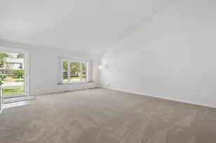 2404 Flambeau Dr, Naperville, IL 60564 - Photo 6