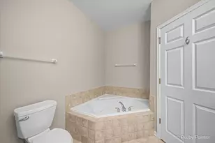 3941 Willow View Dr, Lake in the Hills, IL 60156 - Photo 34