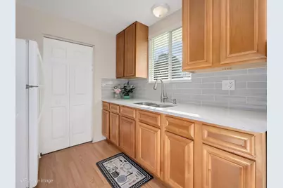 605 Commanche Court, Carol Stream, IL 60188 - Photo 10