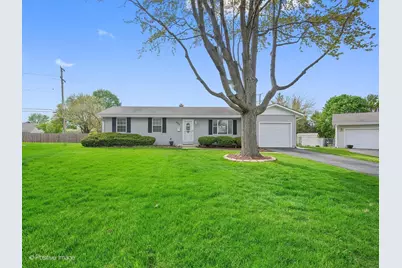 605 Commanche Court, Carol Stream, IL 60188 - Photo 2