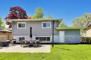 1153 Kenton Rd, Deerfield, IL 60015 - Photo 32