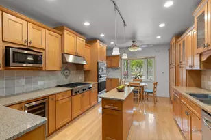 4722 Linden Ave, Glenview, IL 60025 - Photo 8