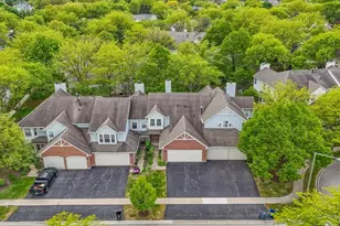 2106 Glasgow Ct, Hanover Park, IL 60133 - Photo 2