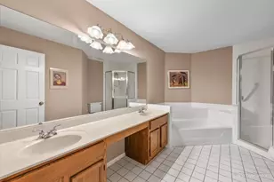 2106 Glasgow Ct, Hanover Park, IL 60133 - Photo 28