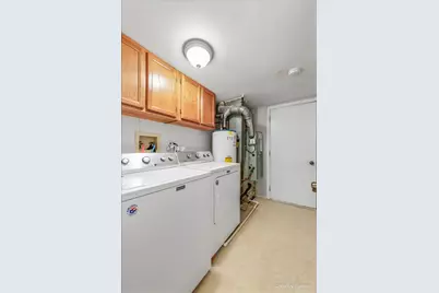 2106 Glasgow Court, Hanover Park, IL 60133 - Photo 20