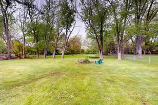 3336 N Betty Dr, Arlington Heights, IL 60004 - Photo 18