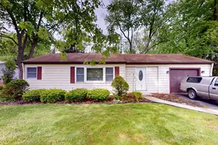 3336 N Betty Dr, Arlington Heights, IL 60004 - Photo 1
