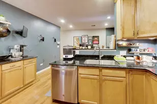 7311 N Honore St, Chicago, IL 60626 - Photo 10