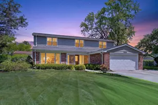 4019 Crestwood Dr, Northbrook, IL 60062 - Photo 1