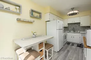 6 Tower Ct, Downers Grove, IL 60516 - Photo 6