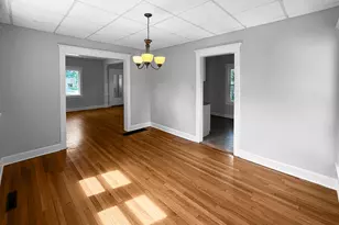 116 E Fuller St, Freeport, IL 61032 - Photo 6