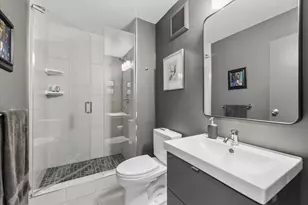 4170 N Marine Dr, Chicago, IL 60613 - Photo 24
