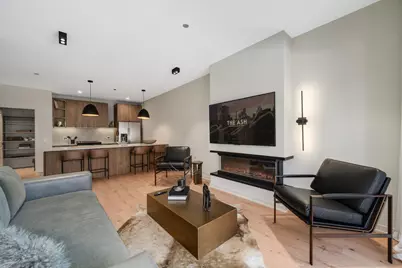 1257 N Ashland Avenue #403, Chicago, IL 60622 - Photo 2