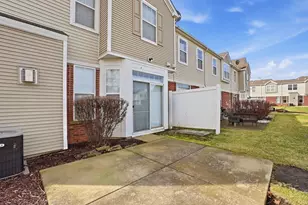 1008 Heron Cir, Joliet, IL 60431 - Photo 6