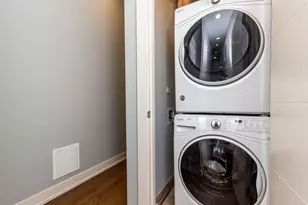 1428 W Grand Ave, Chicago, IL 60642 - Photo 16