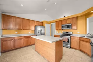 5303 Cobblers Crossing, McHenry, IL 60050 - Photo 4
