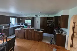 188 N Bloomingdale Rd, Bloomingdale, IL 60108 - Photo 6