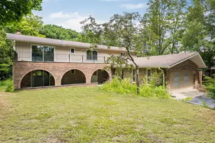 188 N Bloomingdale Rd, Bloomingdale, IL 60108 - Photo 2