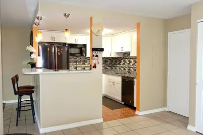 2015 S Finley Road #408, Lombard, IL 60148 - Photo 2