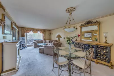 720 Wellington Avenue #307, Elk Grove Village, IL 60007 - Photo 6