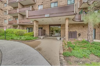 720 Wellington Avenue #307, Elk Grove Village, IL 60007 - Photo 2