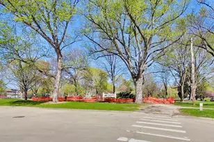 4050 Church St, Skokie, IL 60076 - Photo 32