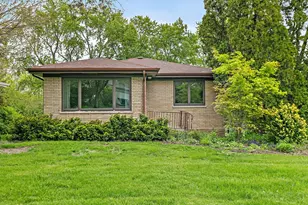 23509 N Garden Ln, Lake Zurich, IL 60047 - Photo 2