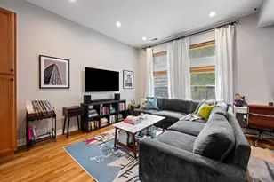 612 W Barry Ave, Chicago, IL 60657 - Photo 10