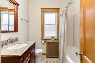 2421 Wesley Ave, Berwyn, IL 60402 - Photo 18