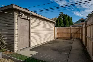 2421 Wesley Ave, Berwyn, IL 60402 - Photo 32