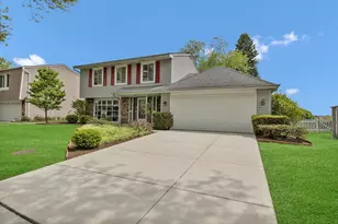 745 Quincy Dr, Roselle, IL 60172 - Photo 2