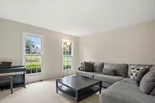 39W118 Baert Ln, Saint Charles, IL 60175 - Photo 6