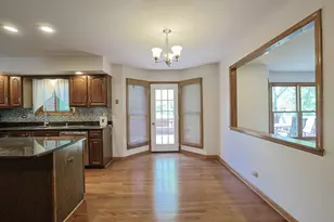 37 Mark Dr, Hawthorn Woods, IL 60047 - Photo 14