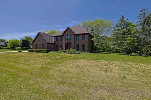 37 Mark Dr, Hawthorn Woods, IL 60047 - Photo 4