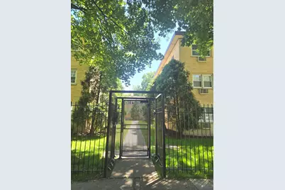 1819 W Touhy Avenue #6, Chicago, IL 60626 - Photo 2