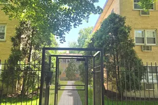 1819 W Touhy Ave, Chicago, IL 60626 - Photo 2