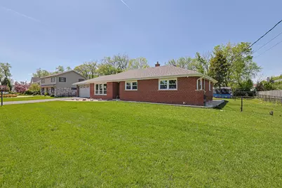 2232 Sprucewood Avenue, Des Plaines, IL 60018 - Photo 2