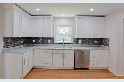 2232 Sprucewood Avenue, Des Plaines, IL 60018 - Photo 10