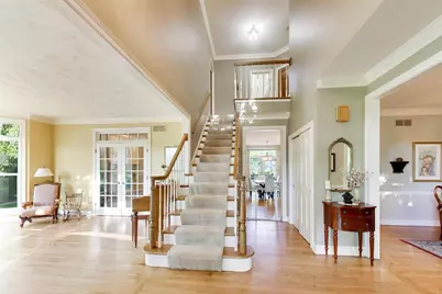 906 Secretariat Court, Saint Charles, IL 60174 - Photo 4