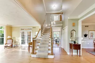 906 Secretariat Ct, Saint Charles, IL 60174 - Photo 4