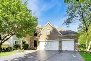 906 Secretariat Ct, Saint Charles, IL 60174 - Photo 2