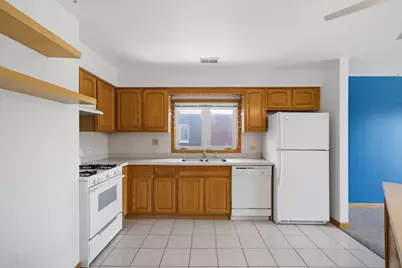 5940 W 87th Street #301, Burbank, IL 60459 - Photo 4
