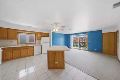 5940 W 87th Street #301, Burbank, IL 60459 - Photo 6