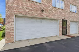 5940 W 87th St, Burbank, IL 60459 - Photo 16
